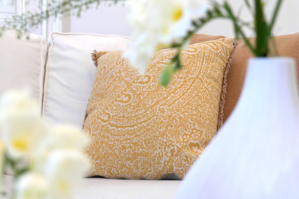 Kudde paisley gul